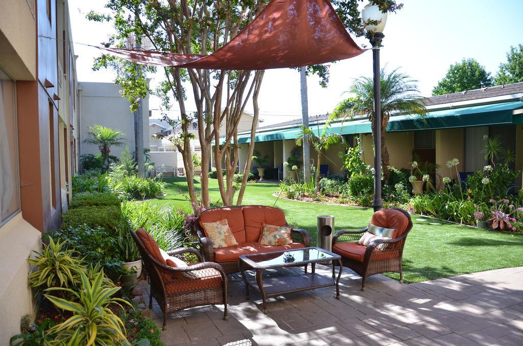 Hotel Pacific Garden Gardena Exterior photo