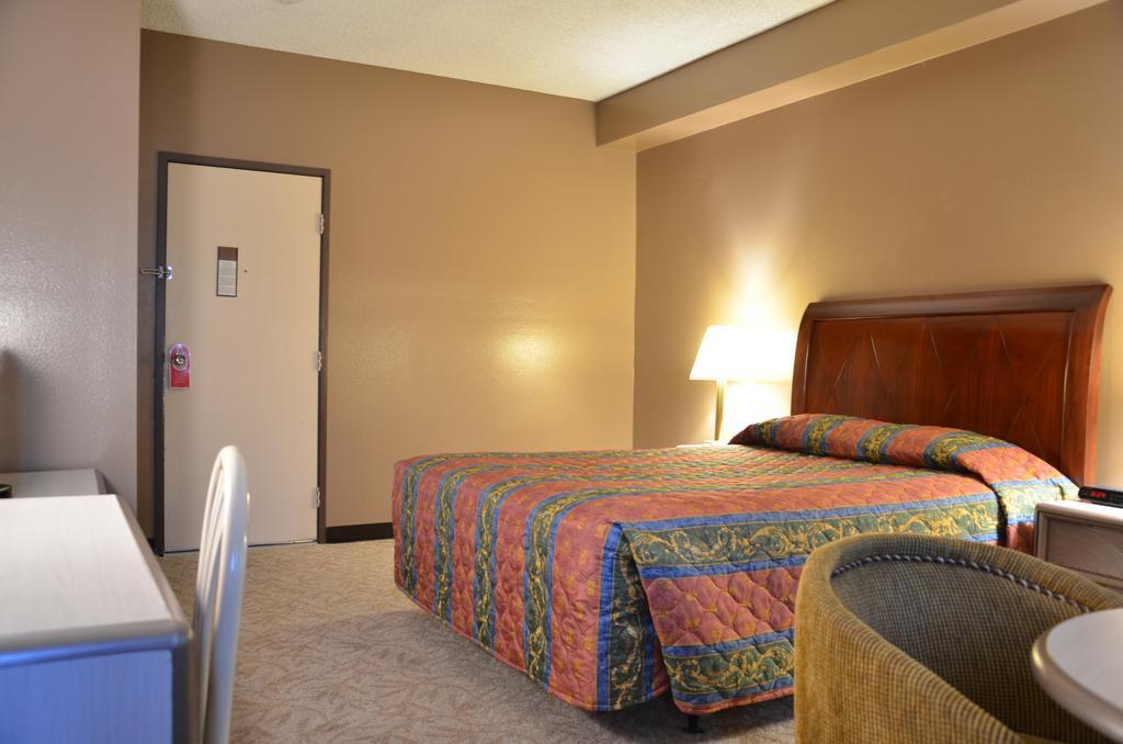 Hotel Pacific Garden Gardena Exterior photo