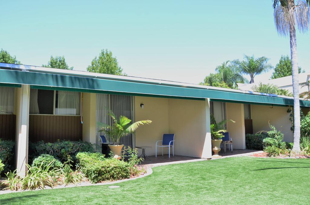 Hotel Pacific Garden Gardena Exterior photo