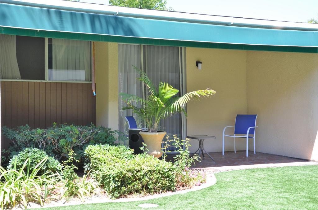 Hotel Pacific Garden Gardena Exterior photo
