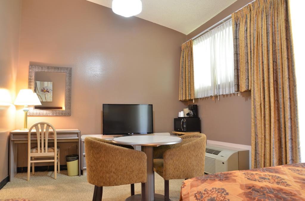 Hotel Pacific Garden Gardena Room photo