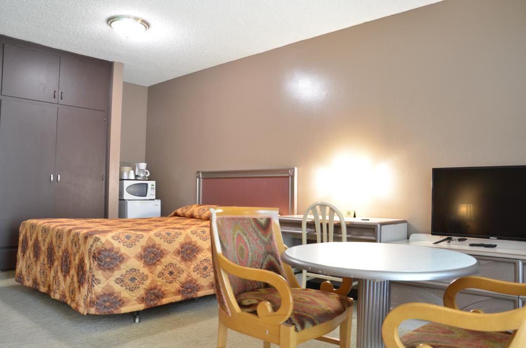 Hotel Pacific Garden Gardena Room photo